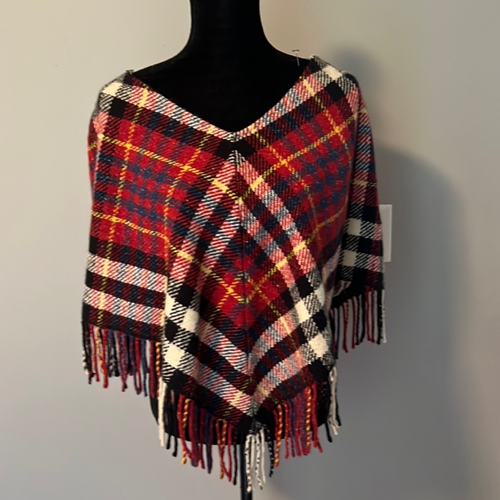 BURBERRY Poncho/Shawl red plaid 75% Wool 25% Angora Made in Scotland